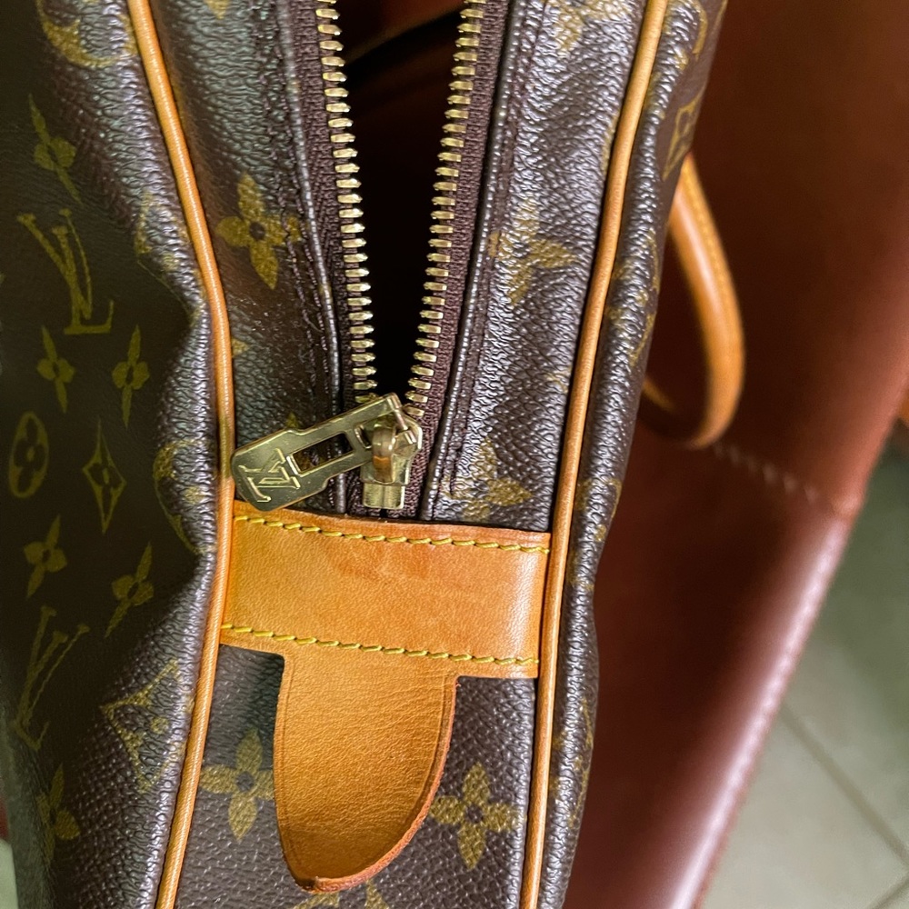 Authentic Louis Vuitton Monogram Document Porte - image 7